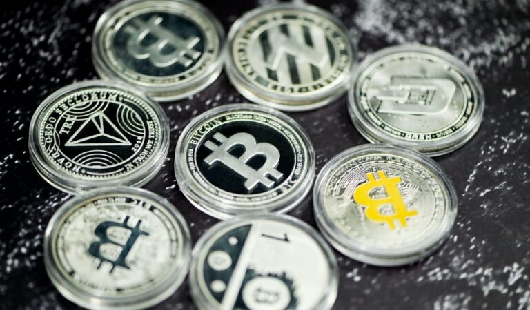 Principais Tokens, Projetos e Criptomoedas Para Investir Neste Mês